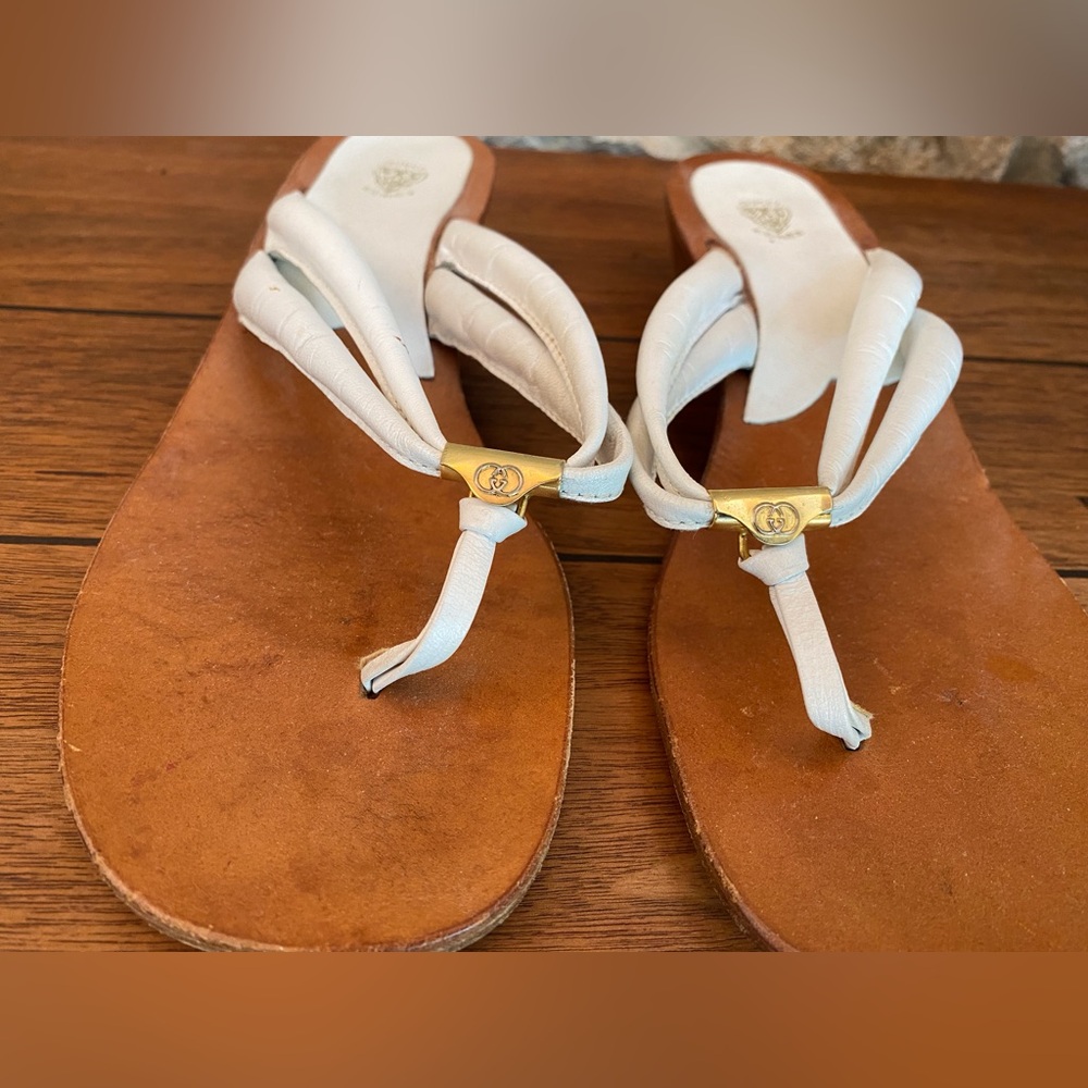 Vintage 1970s 1980s Gucci White Leather and Wood Flip Flop Sandals - Picture 7 of 11